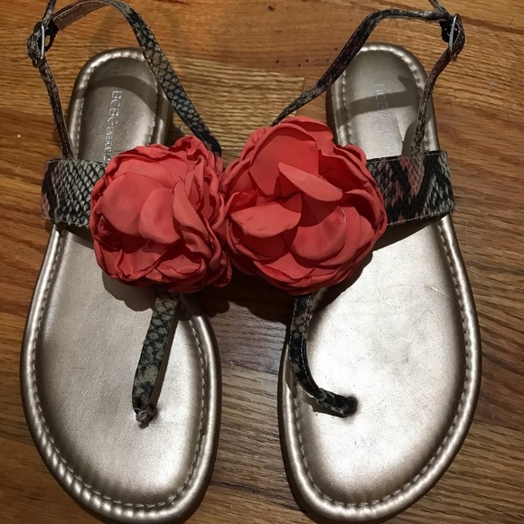 🏵BCBG Floral Snakeskin Sandals - Picture 1 of 8